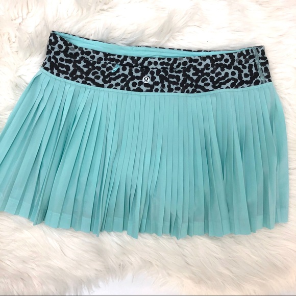 lululemon athletica Dresses & Skirts - Lululemon Pleat to Street blue skirt ace size 8.